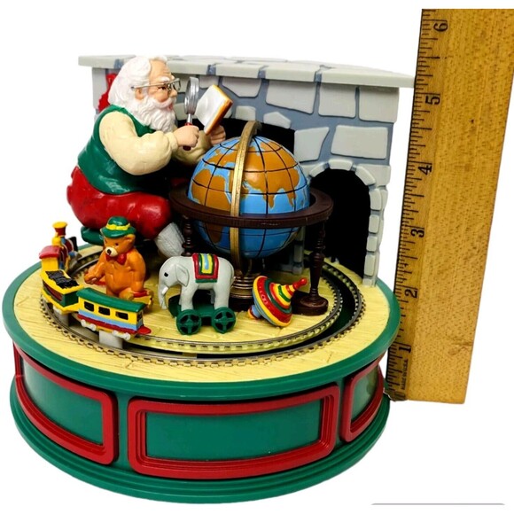 Willitts Musical Motion Santa Figure Plays Santa Claus is Coming to Town (READ) - Picture 13 of 16